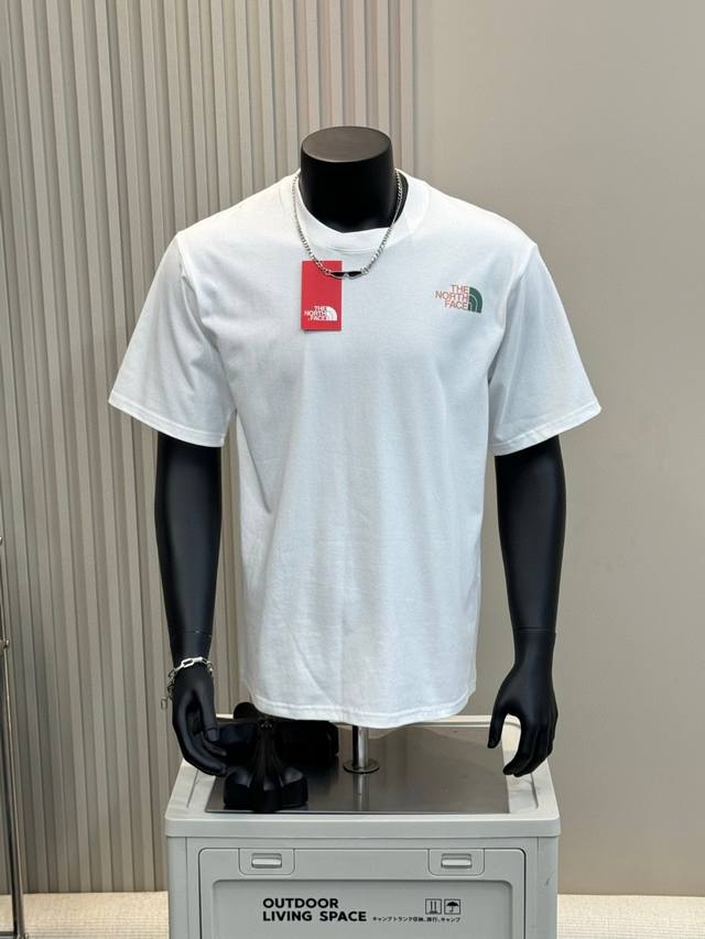 The North Face 北面 25Ss Tnf后背彩色印花男女情侣圆领短袖T恤 小红书热门爆款，明星网红同款穿搭，男女日常通勤穿搭必备单品！ 高品质260