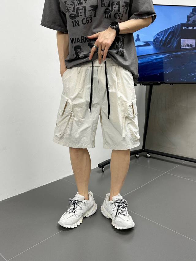 上新 The North Face Tnf北面 休闲吸汗透气抽绳松紧腰五分裤拉链口袋宽松休闲凉爽工装短裤 寻找一款能兼顾运动与休闲的神裤？以专业户外科技重新定义