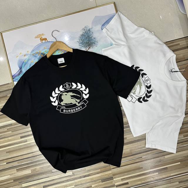 上新 立体硅胶Logo进口工艺品海外版最新款逼格满满！柜子版本好货！巴宝莉胸前战马Burberry字母立体胶印大Logobt情侣款男女同款男士圆领短袖T恤半截袖