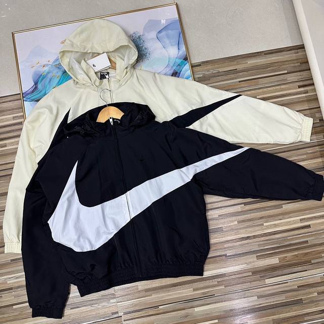 上新 高品质！万针刺绣Logo春夏秋季Nike耐克男女同款情侣款男士外套胸前背后大勾子拼接工艺Logo休闲立领夹克女生宽松外套连帽外套可脱卸帽子男士夹克外套防晒