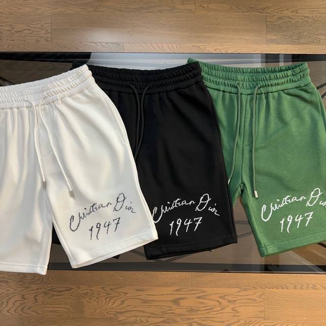 迪奥Dior 2025夏季新款字母刺绣Logo刺绣休闲短裤五分裤 口袋带有小标Logo 搭配重工精密数码刺绣，松紧腰围设计，不挑任何身材，口袋采用压印Logo字