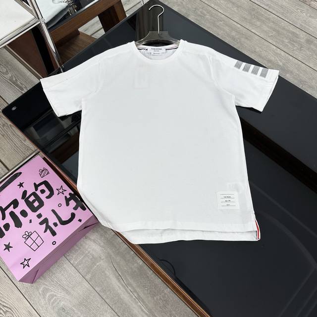 Thom Browne 汤姆布朗 Tb 纯棉平纹圆领色织螺纹四条杠T恤｜T11 230克重定制色织纯棉面料，螺纹色织四道杠 广州自家代工厂P，进口缝纫设备缝制，