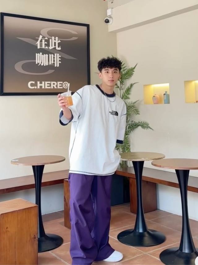 顶级品质 新款北面Thenorthface明线撞色领口螺纹针织情侣同款宽松落肩短袖T恤 面料: 300G重磅纯棉新疆长绒棉 采用特定重磅32S精棉平纹针织面料，
