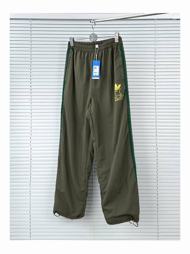 阿迪脑死亡长裤 绿色S-Xl Adidas Originals X Brain Dead 三叶草脑死亡联名款 Ss 舒适时尚简约百搭运动休闲三条杠长裤 男女同款