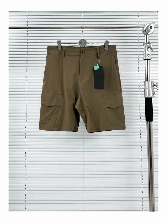 鸟侧兜短裤 黑色 棕色 M-3Xl Arcteryx始祖鸟 Rampart 纯色Logo徽标直筒9寸短裤 男款 都市机能美学，简约不设限 极简设计，高阶质感 低