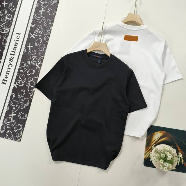 尺码S-Xl顶级复刻 Louis Vuitton 路易威登2025夏装新品领口Logo刺绣休闲短袖T恤 Lv驴家情侣款T恤 购入原版开模打造，全套定制辅料，细节