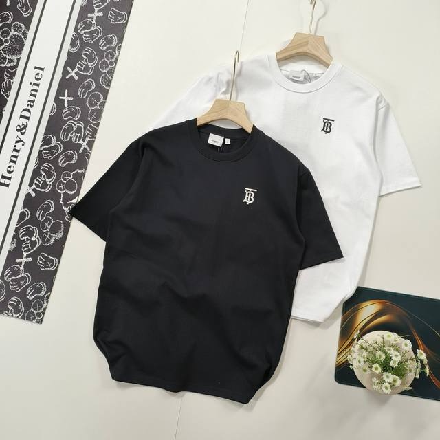 尺码S-Xl顶级复刻 巴宝莉Burberry 2025夏装经典款情侣Tb字母刺绣圆领短袖T恤 购入原版开模打造，全套定制辅料，细节决定成败。 Loewe罗意威创