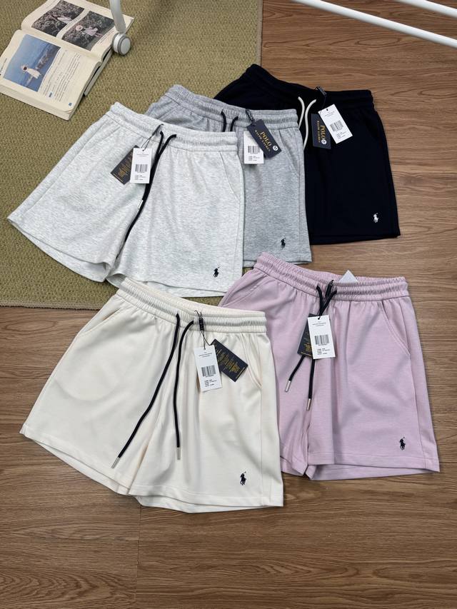 细节图# Ralph Lauren 拉夫劳伦战马刺绣小标纯色抽绳双面针织休闲短裤 拉夫劳伦的短裤可真的是万千女孩的夏日救星！松紧腰设计，可以自行调节腰围宽度，面