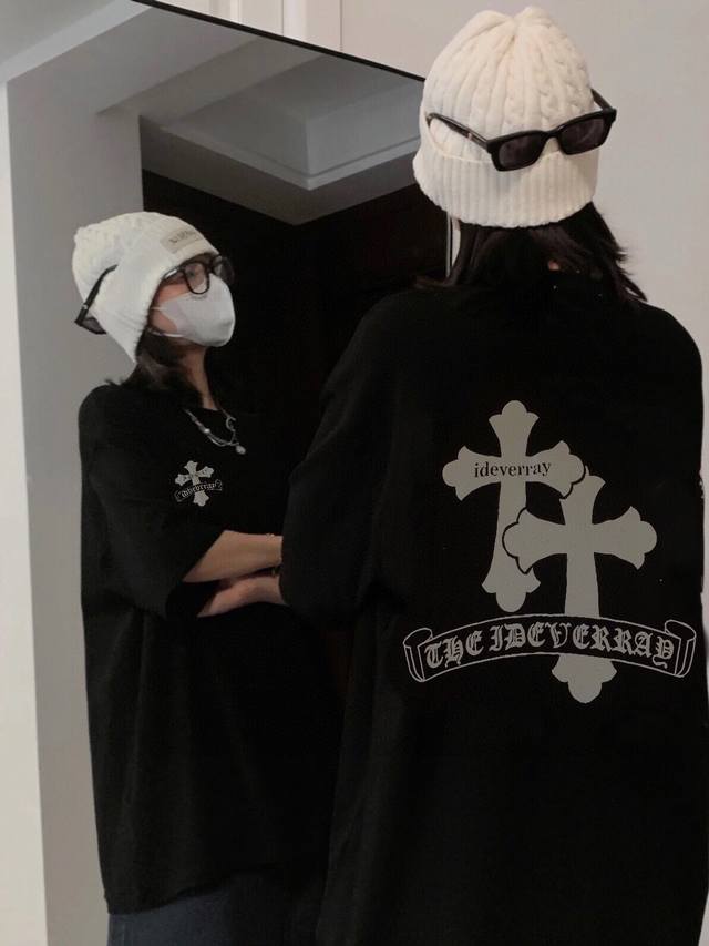 供 Chrome Hearts克罗心23Fw暗黑梵文双十字架大Logo短袖T恤 背后双十字架 我承认我心动了 真的太爱大图案了 简约的印花又高级无性别风又帅气