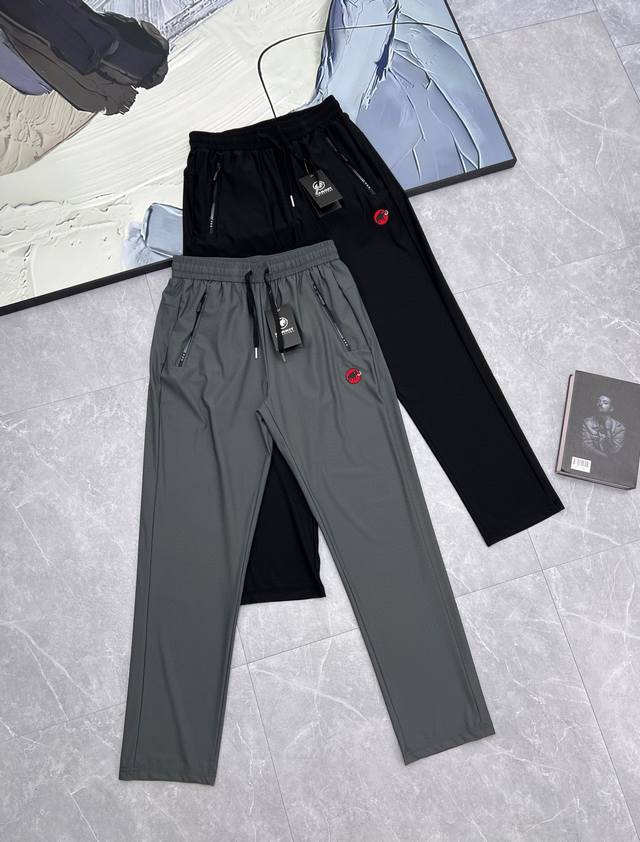 Mammut 猛犸象冰丝梭织速干运动直筒长裤 冰丝梭织高弹力面料，因为有了冰丝长裤注入了独特的穿着体验一旦穿上，你就能感受到它如同微风拂面般的清凉感，瞬间驱散夏