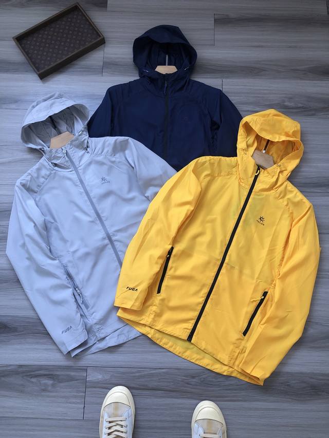 石家丨Kail*S M8 Lt 徽标印花 男女款全天候户外登山徒步轻量化防水透气防晒服皮肤衣. 颜色：灰色 黄山 藏青. 材质：防晒透气Wibdwall面料.