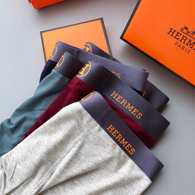 Hermes 爱马仕 经典时尚男士内裤！外贸国外订单，原单品质，无缝切割工艺 科学配 91%莫代尔+9%氨纶，丝滑 透气 舒适！有型！ 一点也不紧绷 按照人体工