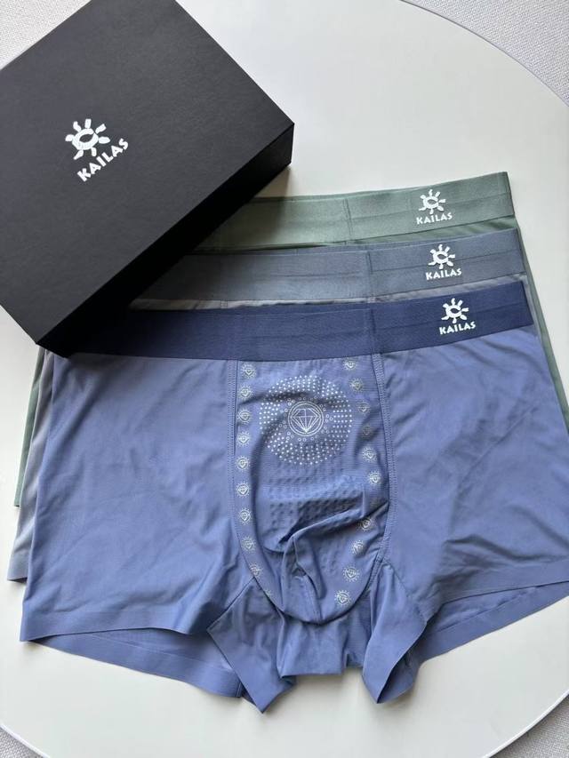 品名：凯乐石 参考体重： L 36-38 腰围2尺2-2尺4体重100-125斤 Xl 38-40 腰围2尺4-2尺6体重125-145斤 Xxl 40-42