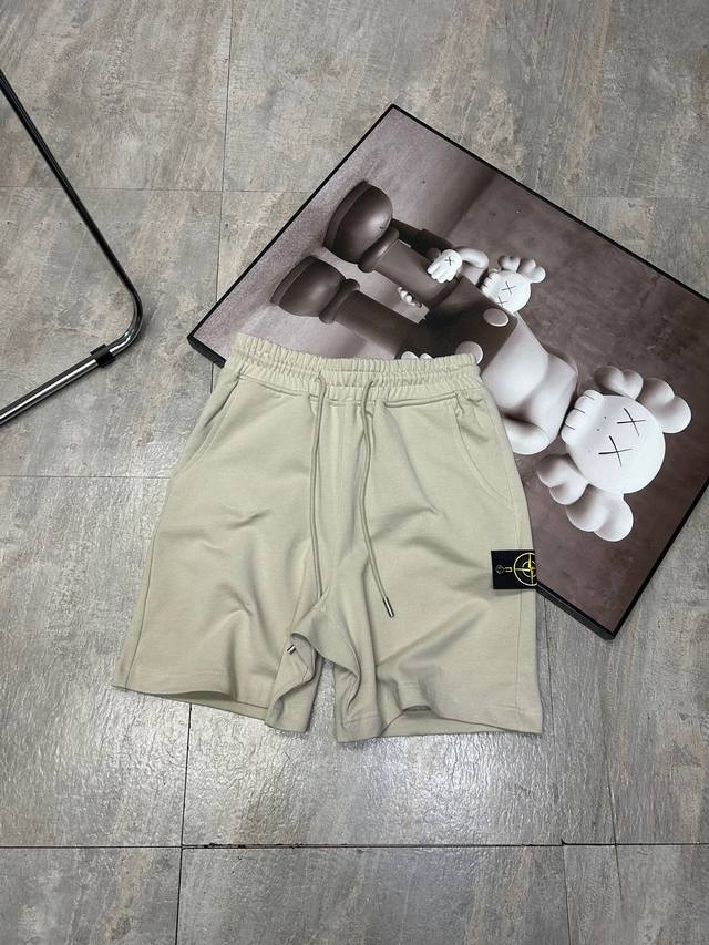 Stone Island石头岛经典款纯色毛圈徽标短裤简约百搭五分裤宽松大版型 4色齐发 下单看清没有浅灰色哦 -面料采用400克高克重全棉毛圈面料，预缩水处理反