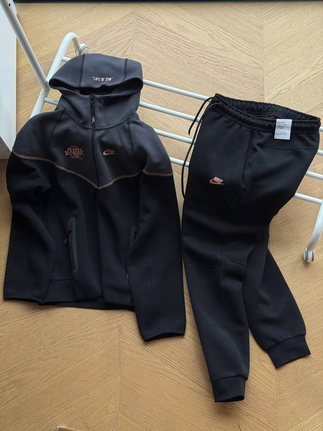 供 外套 Nike X Central Cee 联名款 Tech Fleece Windrunner 品牌Logo户外休闲运动拉链连帽夹克 S~Xl 顶级复刻版