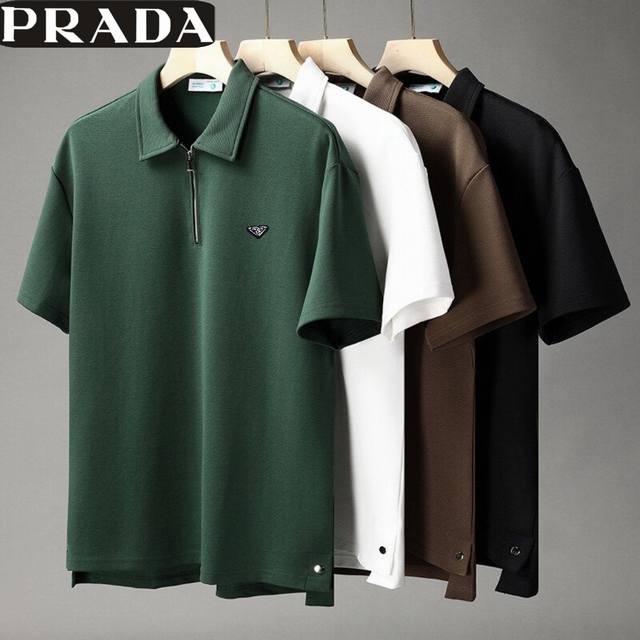 高品质Prada普拉达，男女同款经典半拉链潮牌宽松短袖T恤衫。男士百搭Polo衫上衣！ 颜色:黑色，白色，棕色，绿色 尺码:M-3Xl