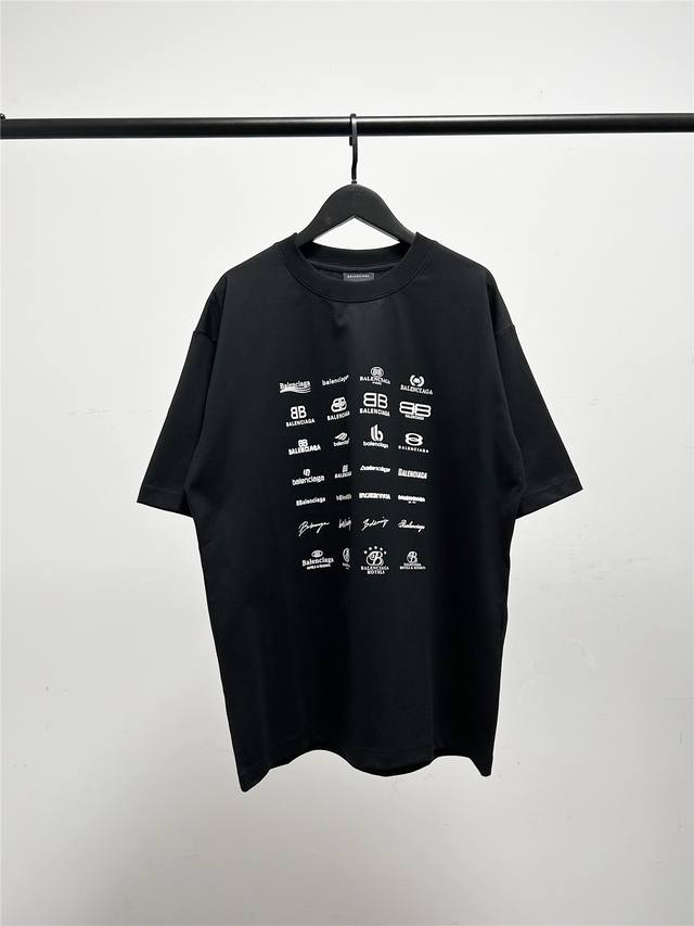 高版本，质量很好！巴黎世家 Balenciaga男女同款胸前背后经典品牌Logo印花，短袖T恤！此款尺码偏大，最小Xs穿到 斤左右！最大穿到200多斤！巴黎可乐