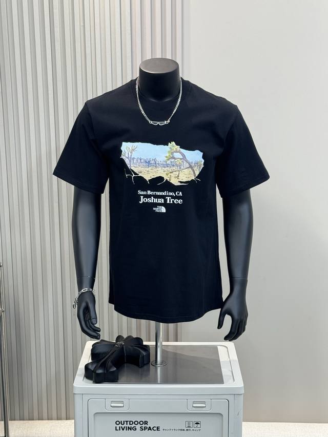 The North Face 北面 25Ss Tnf胸前沙漠树木印花男女情侣短袖T恤 小红书热门爆款，明星网红同款穿搭，男女日常通勤穿搭必备单品！ 高品质260