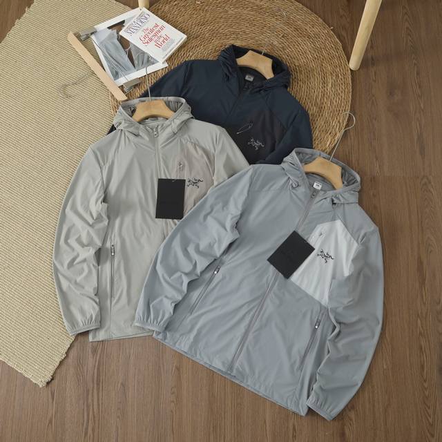 Arc‘Teryx 始祖鸟夏季男女薄型连帽皮肤衣防晒衣！ 最新款，夏季必备！防晒指数50+认证款！高端品质无敌！ 进口科技防晒面料，具备优异的高弹性原纱防晒，可