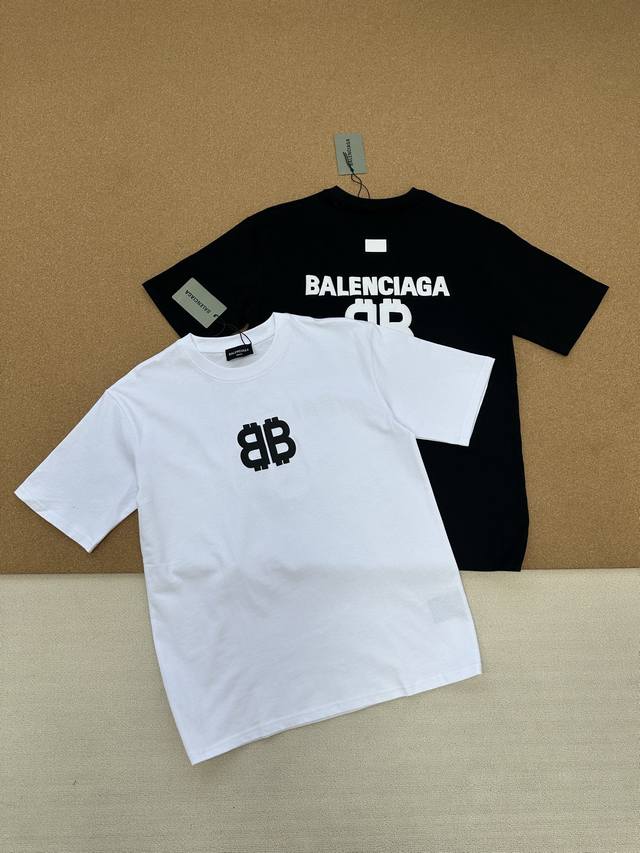 Balenciaga 巴黎世家 夏季新品双B发泡字母Os版型短袖T恤 情侣款 颜色：黑色 白色 尺码：Xs-L 购入原版开模打造，全套定制辅料，细节决定成败！