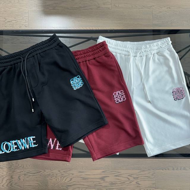 罗意威Loewe 2025夏季新款经典字母刺绣短裤休闲五分裤 口袋采用精密刺绣，采用大毛圈设计，松紧腰围，抽绳自带Logo设计，包边包条，定制抽绳Logo，三标