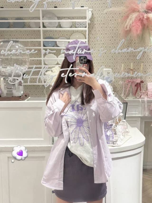 上新 套装 * 小雏菊短Te仙女紫衬衫 一套搭配真的很休闲 仙女紫系列 上身慵懒感满满 拍照贼贼出片 日常出行再好不过啦！！ 颜色：紫色 码数：见尾图
