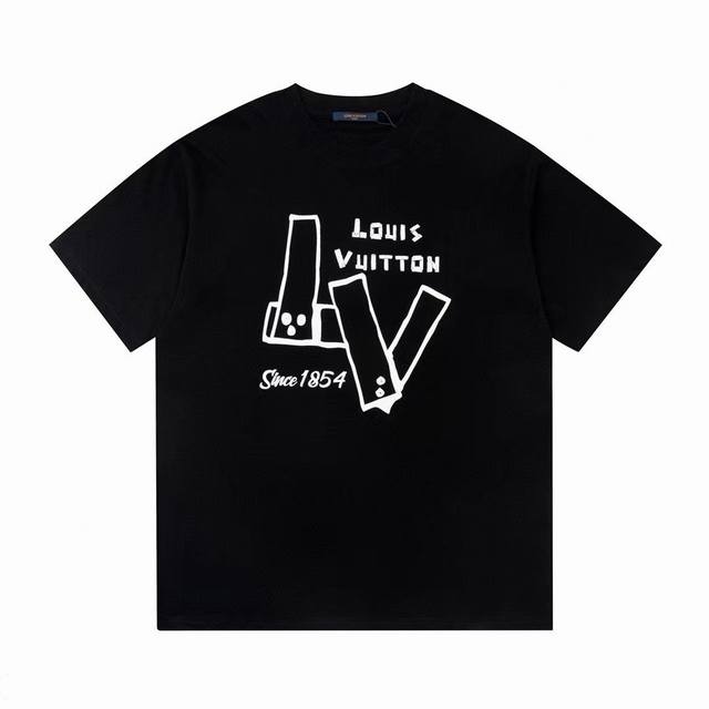 供 Lv路易威登Louis Vuitton情侣款休闲短袖T恤 这款T简直太酷了 好看又简约 绝绝子 面料很柔软舒适 我的好姐妹 好哥哥 不要犹豫啦冲它 定制23