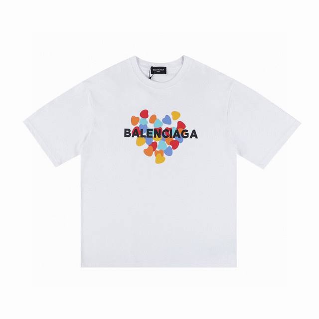 供 Balenciaga 巴黎世家 爱心Logo印花圆领短袖T恤 面料采用230克纯棉双纱面料 -原版开版 立体裁剪定制新原版面料 采用16支进口纱线定织定染新
