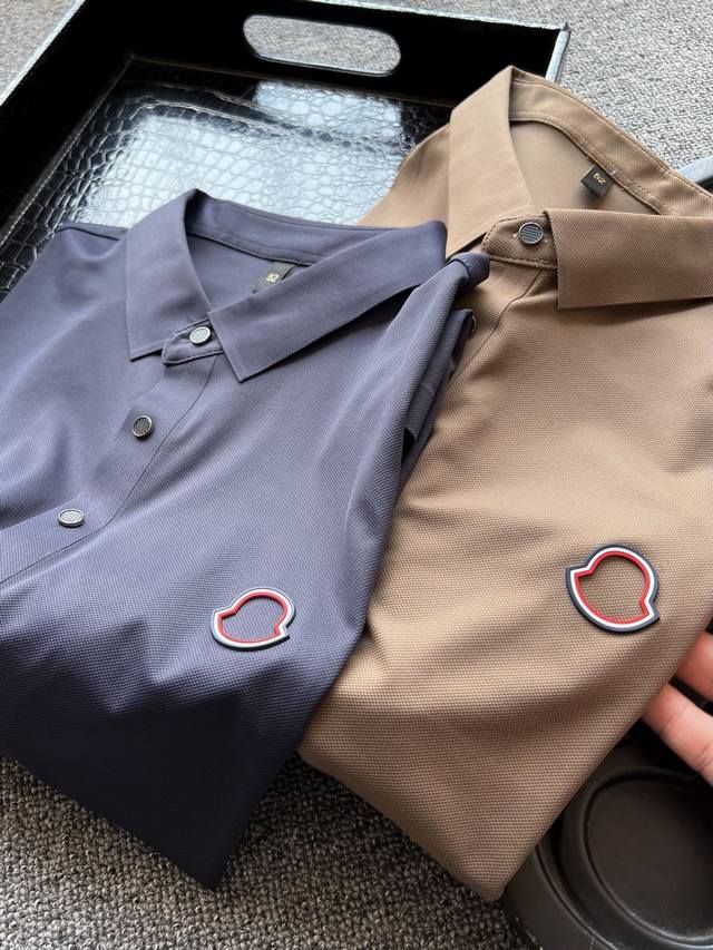 高端玩家必入！ 人气爆款！Moncler 蒙口专柜新品冰氧蚕丝无痕锦氨棉短袖Polo衫！恒隆在售万元级，款号：2331 蒙口家今年最新顶级冰氧锦氨面料！内外全部