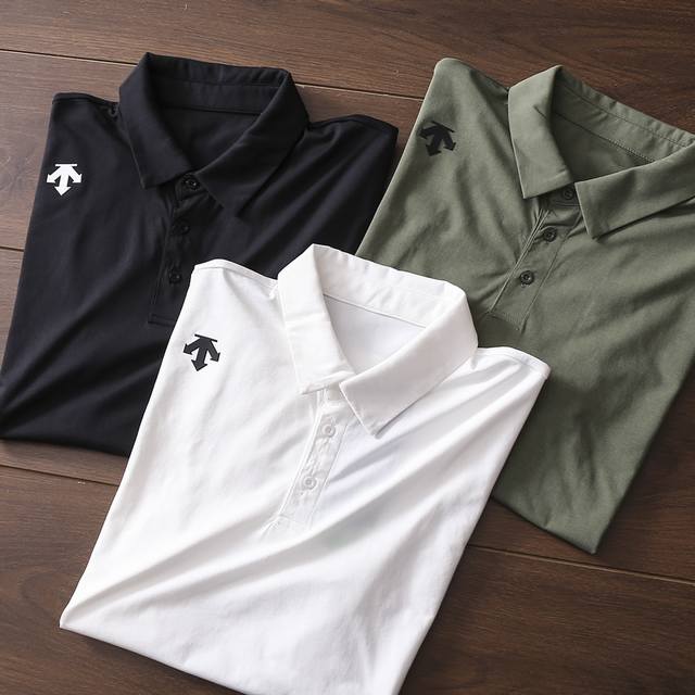 严选好货！Descente迪桑特新款男士翻领Polo衫！同步在售款，客供D-Tough面料，轻质坚韧，微弹透气，触感非常舒适！肩部硅胶Logo烫印，领里压条，做