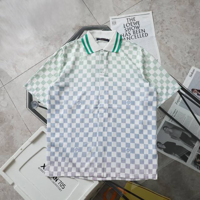 上新 纯原臻品 顶级复刻 Louis Vuitton 路易威登 新款桑蚕丝渐变撞色翻领休闲衬衫短袖T恤 - 颜色：拼色绿 - 购入原版开模打造，全套定制辅料，细