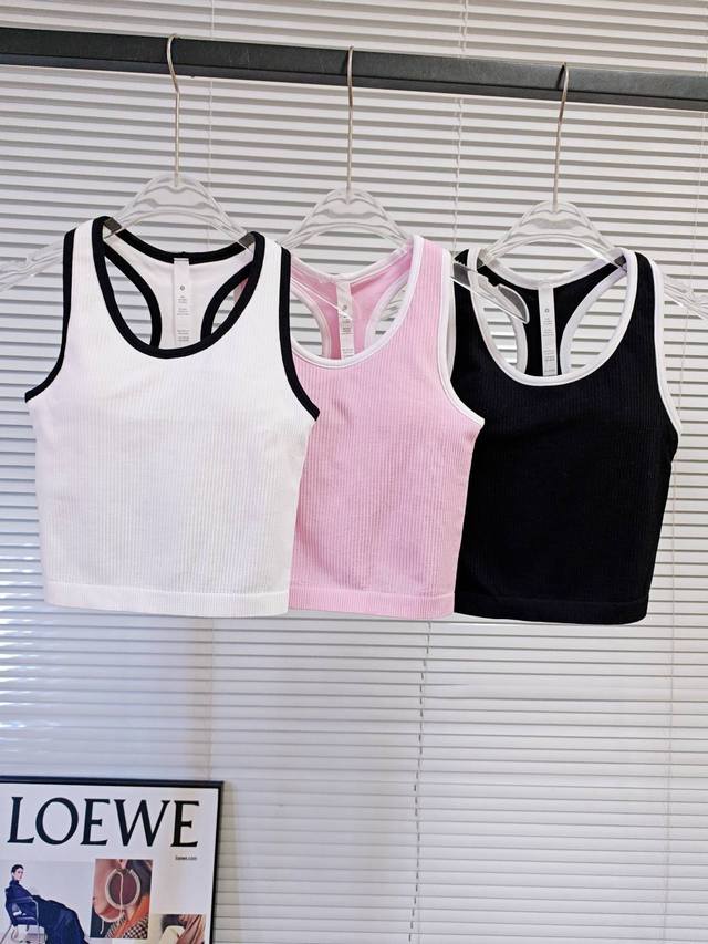 细节图 -Lululemon Ebb拼色背心 新款经典款内带胸垫，穿起来质感更佳 每个姐妹都必须拥有的Lululemon经典背心一- Ebb To Street