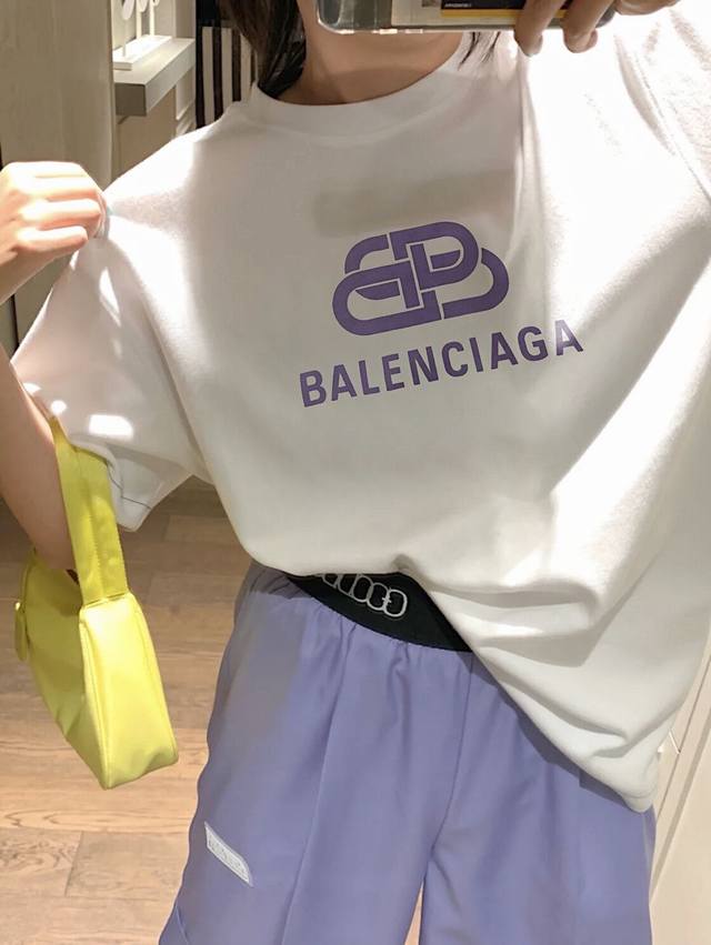 Ss巴黎世家Balenciaga限定款香芋紫回形针经典Logo印花短袖Tee 情侣款短袖 官网抢爆款 小红书热搜 别针锁扣锁链双环扣 香芋紫印花 男女同款 情侣