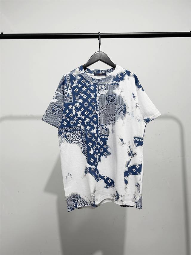 高版本，质量很好！夏季新款短袖！Louis Vuitton 路易威登男女同款青花短袖T恤！ 采用原版型定制270克32支双纱纯棉面料 Lv短袖质感非常柔软舒服