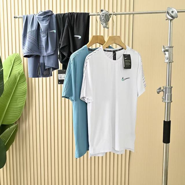 上新 耐克Nike夏季四色锦纶网眼弹力 速干 冰丝爽滑轻薄T恤衫短袖 尺码:M,L,Xl,2Xl,3Xl, 颜色:白色,黑色,灰色，墨兰 高端面料，爆炸开抢，疯