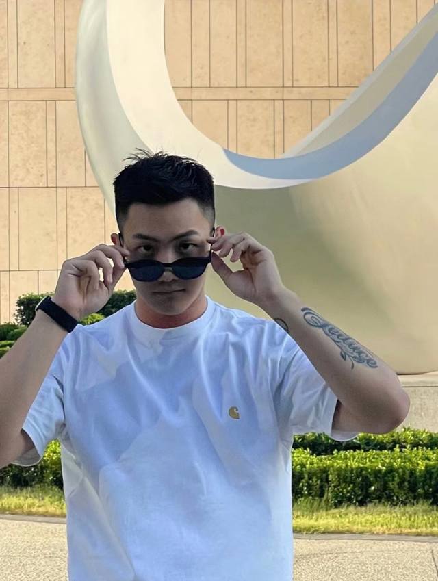 湖水绿M L 白M L 无 ， 其他足 Carhartt Wip卡哈特经典7色马卡龙金标刺绣短袖T恤 Ss新款今年必入系列！卡哈特最简单基础的款式之一，却也是卡