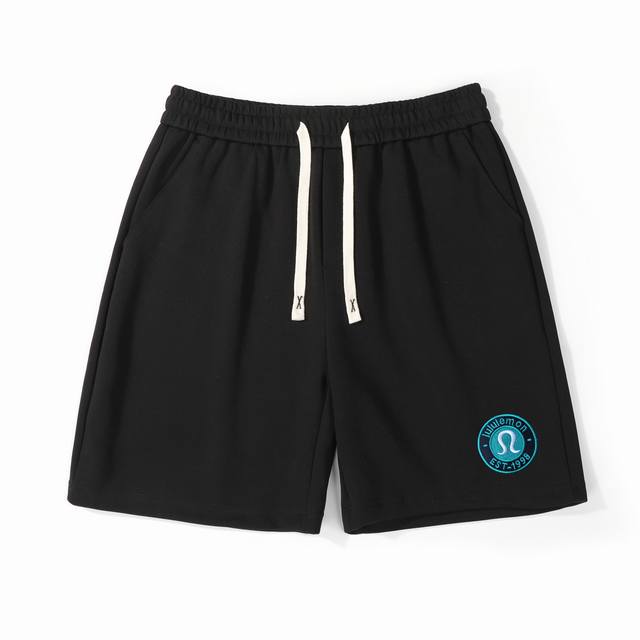 供 Lululemon刺绣标休闲短裤 定制主标 辅料 水洗齐全 品牌精密刺绣标 优选高品质纯棉面料 穿着有型 柔软亲肤 清凉透气 舒适度极高 可调节抽绳裤腰 男
