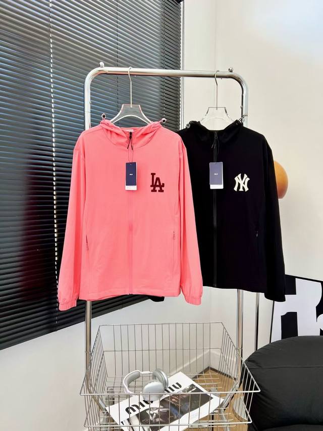 新款上新 Mlb情侣款男女同款宽松轻薄透气防晒服 Mlb Ny洋基队官方 夏季 Ss男女高品质情侣款轻薄透气防风外套运情侣款防晒皮肤衣！ 面料轻薄透气 经典宽松