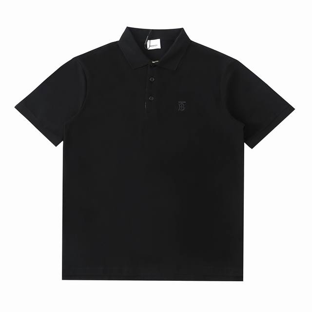 Burberry 巴宝莉 22Ss 经典B标识刺绣Logo短袖Polo衫 面料采用定制230G珠地棉面料，精选珠地网眼布棉质面料，绣有专属标识图案。开襟点缀品牌