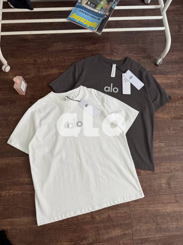Alo 新款 Oversize反光宽松情侣短袖 双向反光设计｜重磅巴黎纯棉｜情侣穿搭推荐 胸前反光大标+袖口亮光细节｜暗夜中自带吸睛高光，潮酷感拉满 Overs