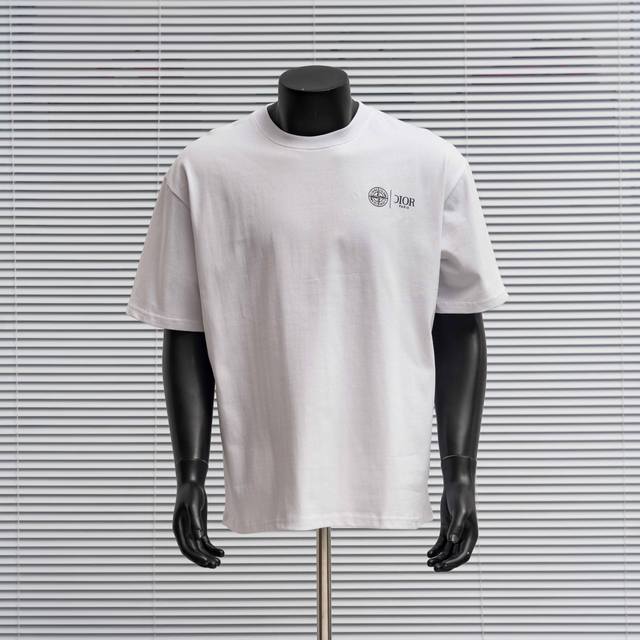 Dior X Stone Island 迪奥 石头岛 Cd 25Ss 联名前后准心印花短袖T恤 -面料：240克双纱高密度纯棉面料 - 工艺: 整件衣服采用精密