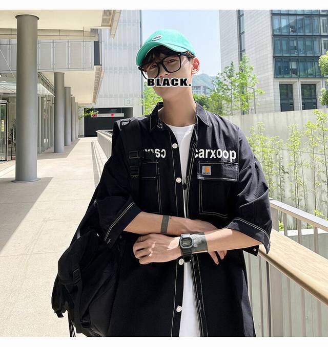 卡哈特短袖衬衫衬衣上衣 无论单穿还是内搭短袖长袖都非常看看。胸前贴布标久洗不变形脱落，版型宽松有型，男女同款。面料质感超级好，上身柔软舒适，潮流设计感强，非常好