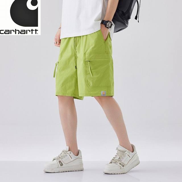 Carhartt卡哈特夏季套装，男女同款松紧腰新款五色贴布刺绣休闲运动短裤，男士五分裤冲孔休闲裤！ 版型属于宽松版 立体剪裁 上身简单有型帅气百搭. 采用工装梭