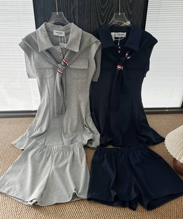 价格P： 品名： * 无袖修身Polo连衣裙短裤披肩三件套 尺码：S.M 颜色：灰色 藏青 减龄必备！夏季富家千金松弛感，爱惨这条裙子了，非常适合这个天穿！真的