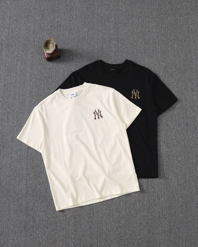 Mlb 男女情侣刺绣系列运动T恤休闲短袖25春夏季新款 三标齐全，吊牌可以扫码验证，一衣一码！原厂包装！领口压条保证舒适性！高端品质2025Mlb Ny情侣圆领