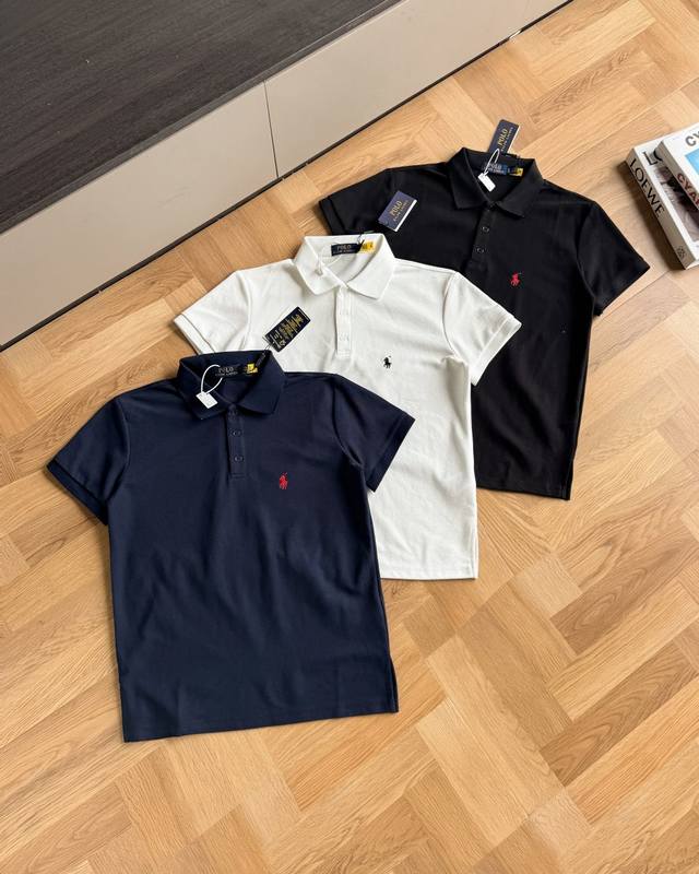 Ralph Lauren拉夫劳伦翻领Polo衫 -面料：采用原版一比一定织定染珠地棉面料。 -辅料：原版拆解开发，一比一定制的小标，领标，水洗，吊牌，五金等等。