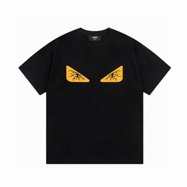 供 Fendi 芬迪 经典老佛爷闪电爆裂眼睛Logo标识精致升级，灵感源自八十年代复古 原版面料 官方同款 定制230克同缸染面料 手感非常舒服 春夏最新砖柜同