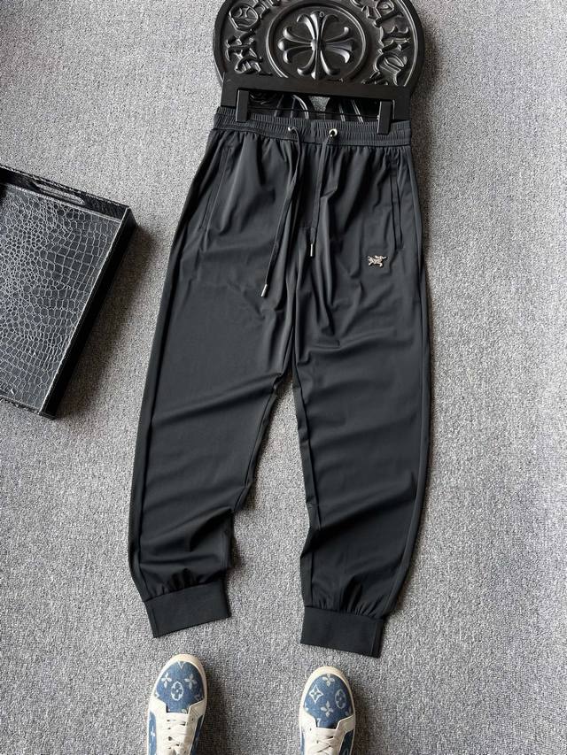 专柜顶级货！ 人气爆款！Arc'teryx 始祖鸟专柜新品冰氧蚕丝长裤！恒隆在售万元级，款号：3633 始祖鸟家今年新品冰氧天丝面料，内外层做了液氨工艺处理，久