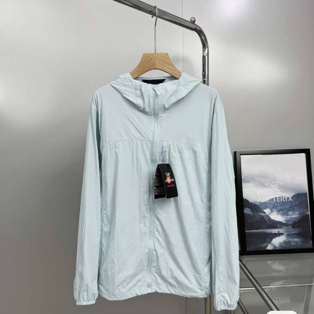 降价福利。供 。 #Arcteryx 始祖鸟Squamish Hoody情侣户外防晒透气速干功能性连帽皮肤衣 一眼沦陷始祖鸟皮肤衣薄如蝉翼太好看了！ Squam