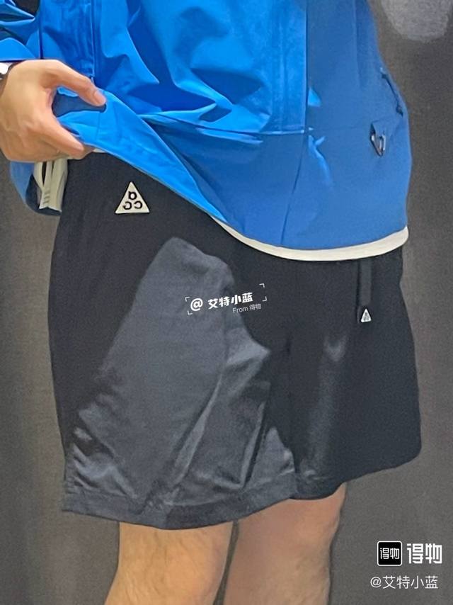 原单 Nike耐克Acg男子徒步短裤夏新款户外运动裤梭织五分裤Fn2431 Nike Acg 男子徒步短裤富有弹性，助你随时开启户外探索之旅。臀部和大腿部位采用